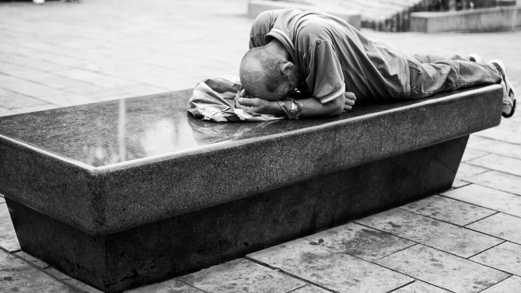 فلاکت اجتماعی فقر پویایی اجتماعی جامعه شناسی حکمرانی آرزوی مرگ بقا